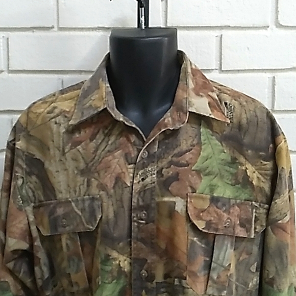 Cabela's Camo Advantage Timber Long Sleeve Button Up Shirt. Size Medium - Picture 2 of 6